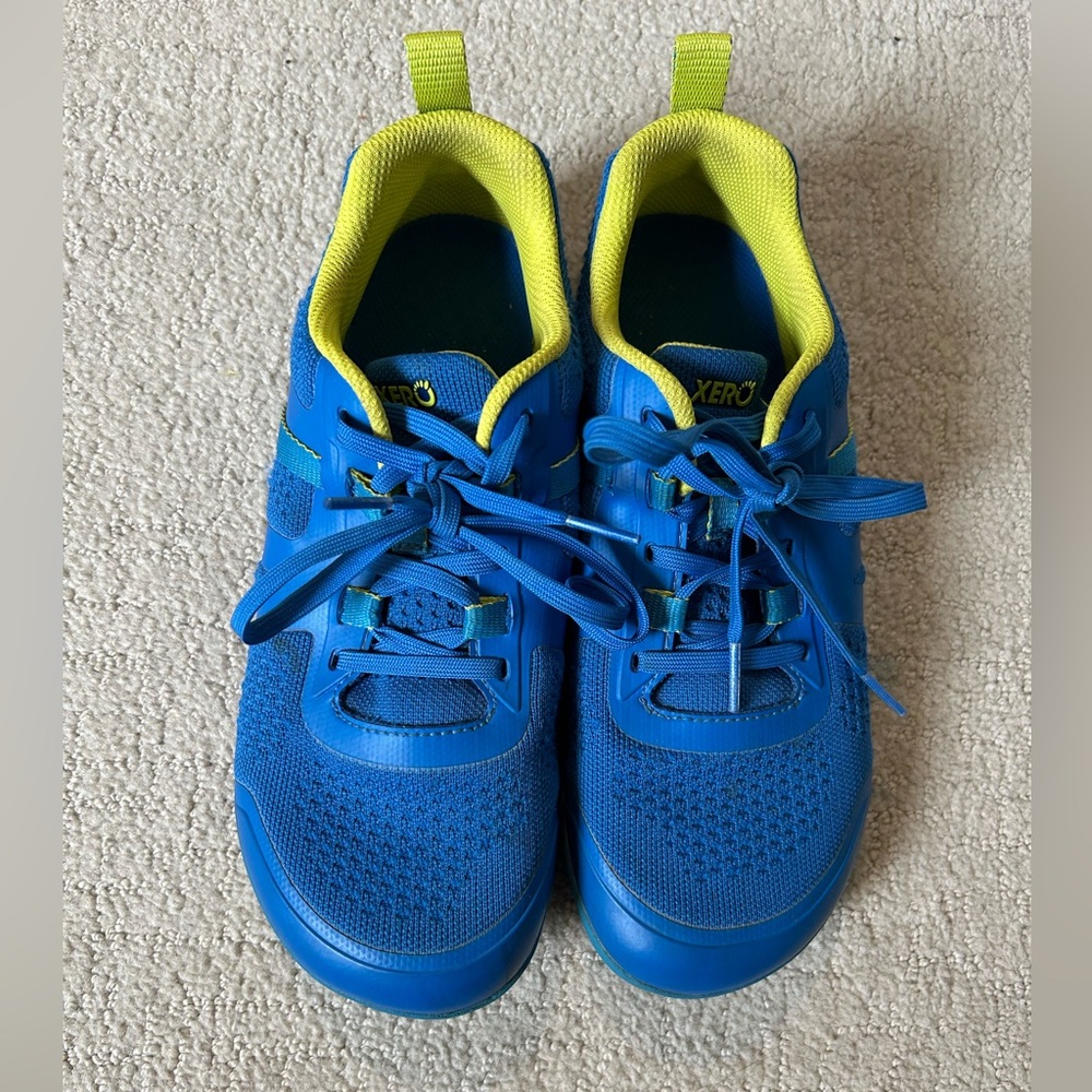 Women’s Xero Prio Neo minimalist athletic sneakers size 8